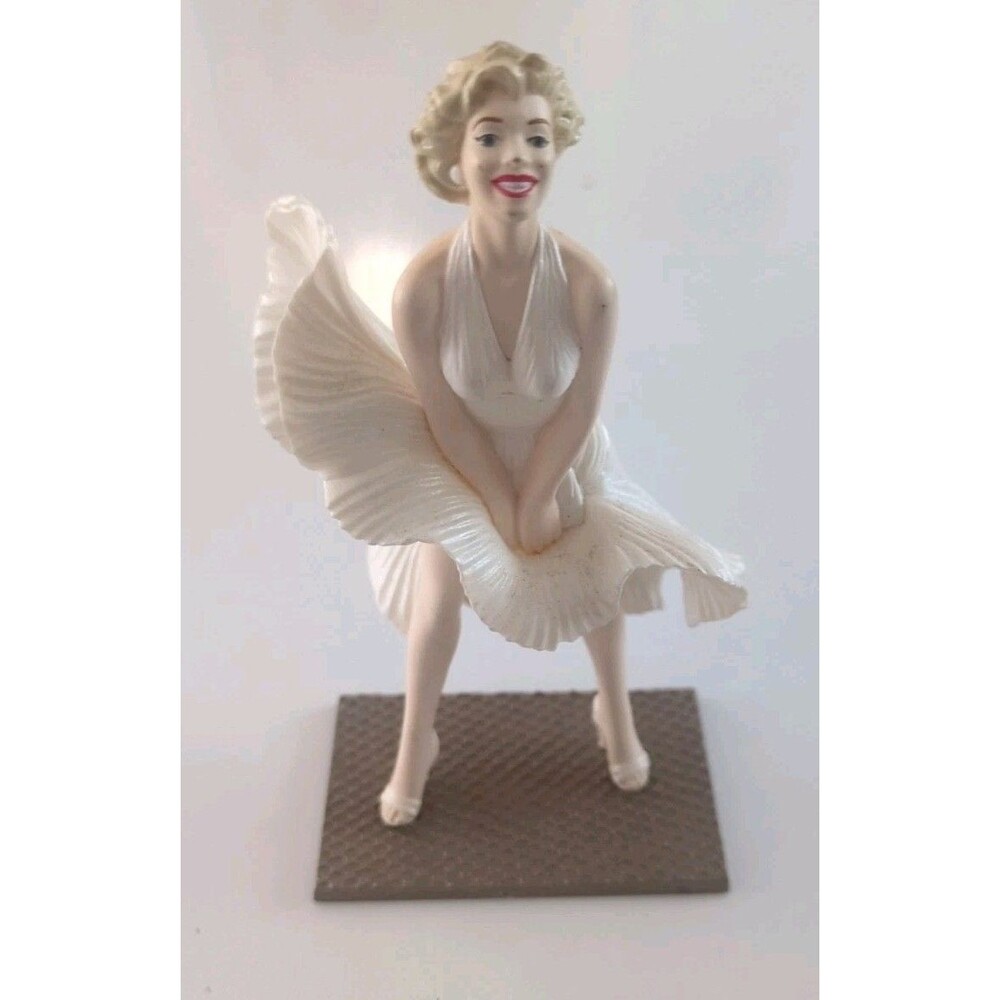 1998 Marilyn Monroe Classic Pose Hallmark Ornament (Z19)